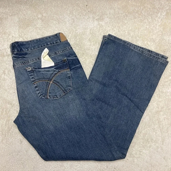 Maurices Kaylee Flare Jeans Size 13/14 - Picture 1 of 4